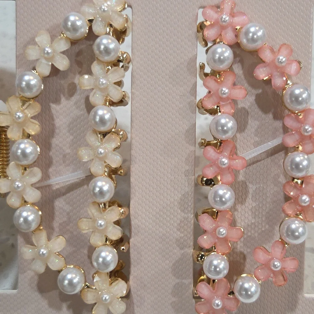 💕▪️Piper K ▪️Pink and Pearl Set Of 2 Metal  Hair  Claw Floral Clips